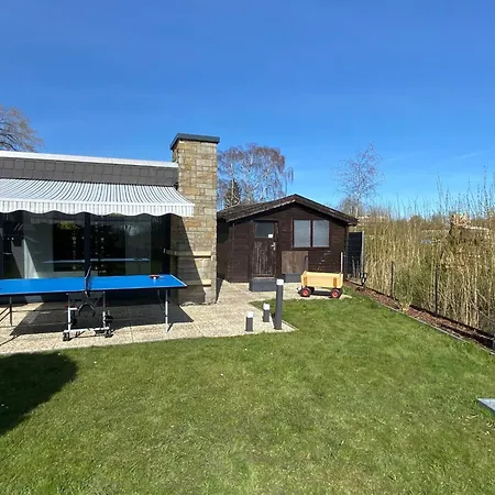 Freistehendes In Mit Terrasse By Interhome